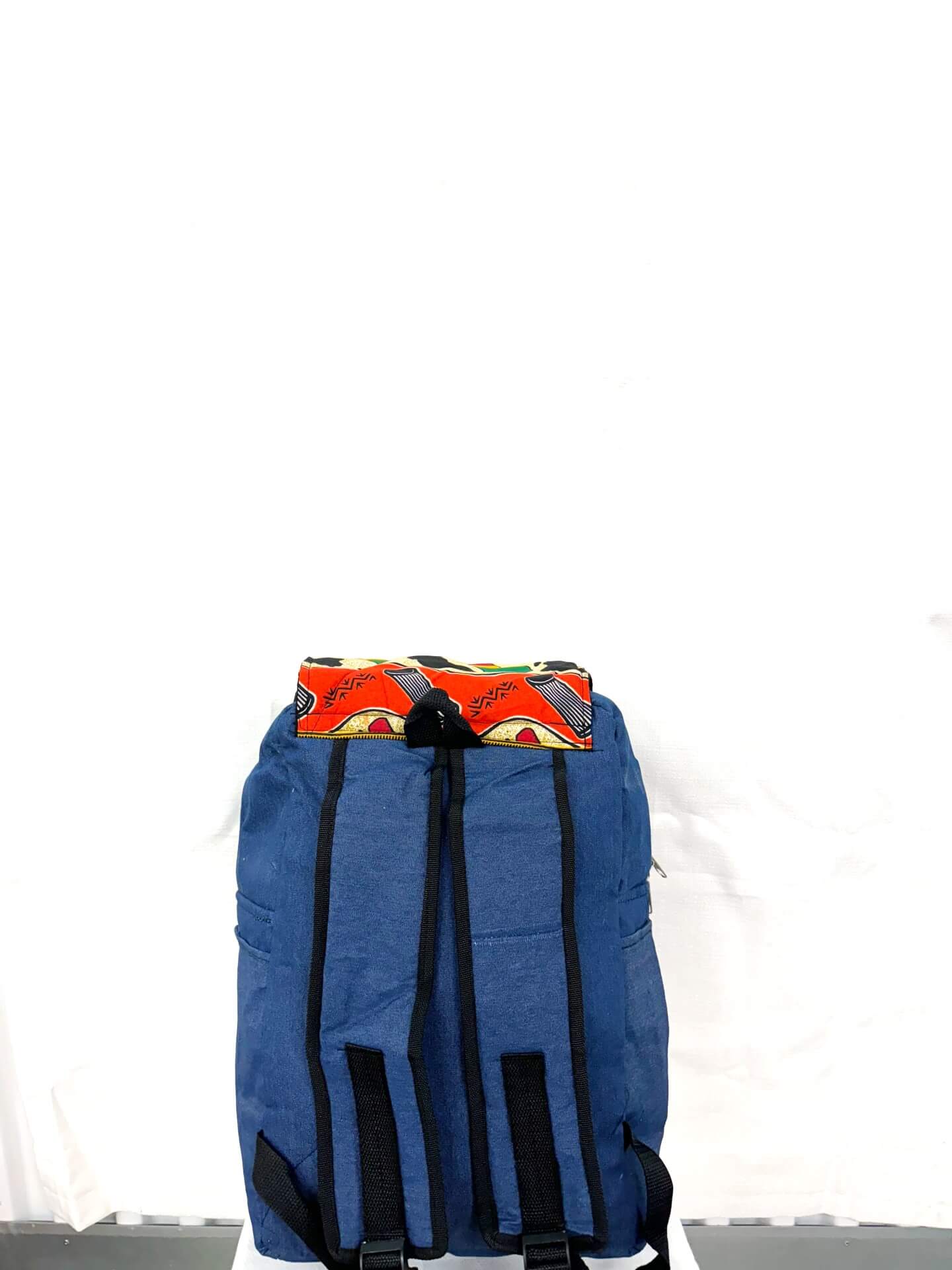 Accra Beauty Blue/red/green alternate view
