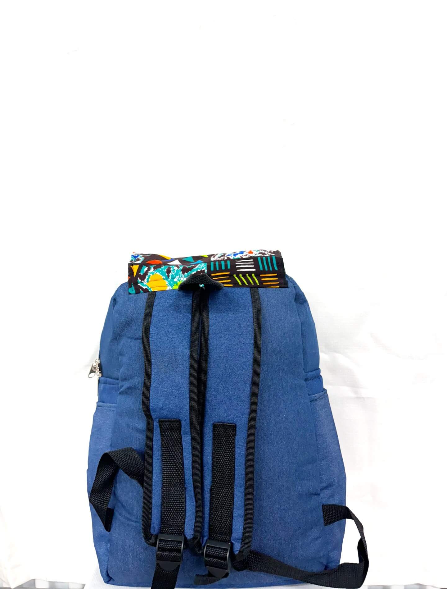 Accra Beauty Blue/green/white/red alternate view