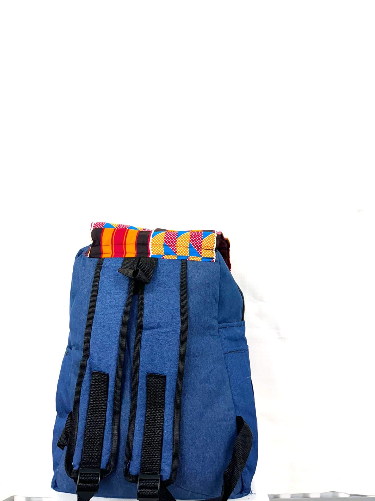 Accra Beauty Blue/gold/gray alternate view