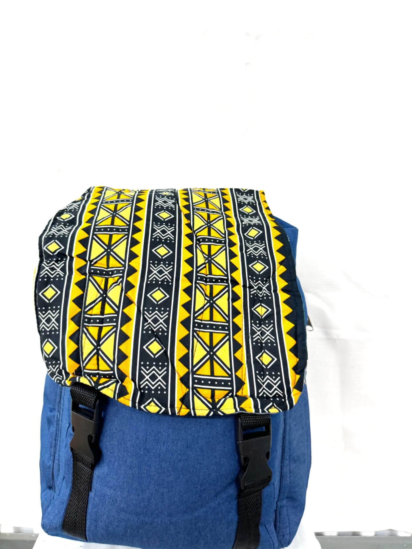 Accra Beauty Blue/black/yellow
