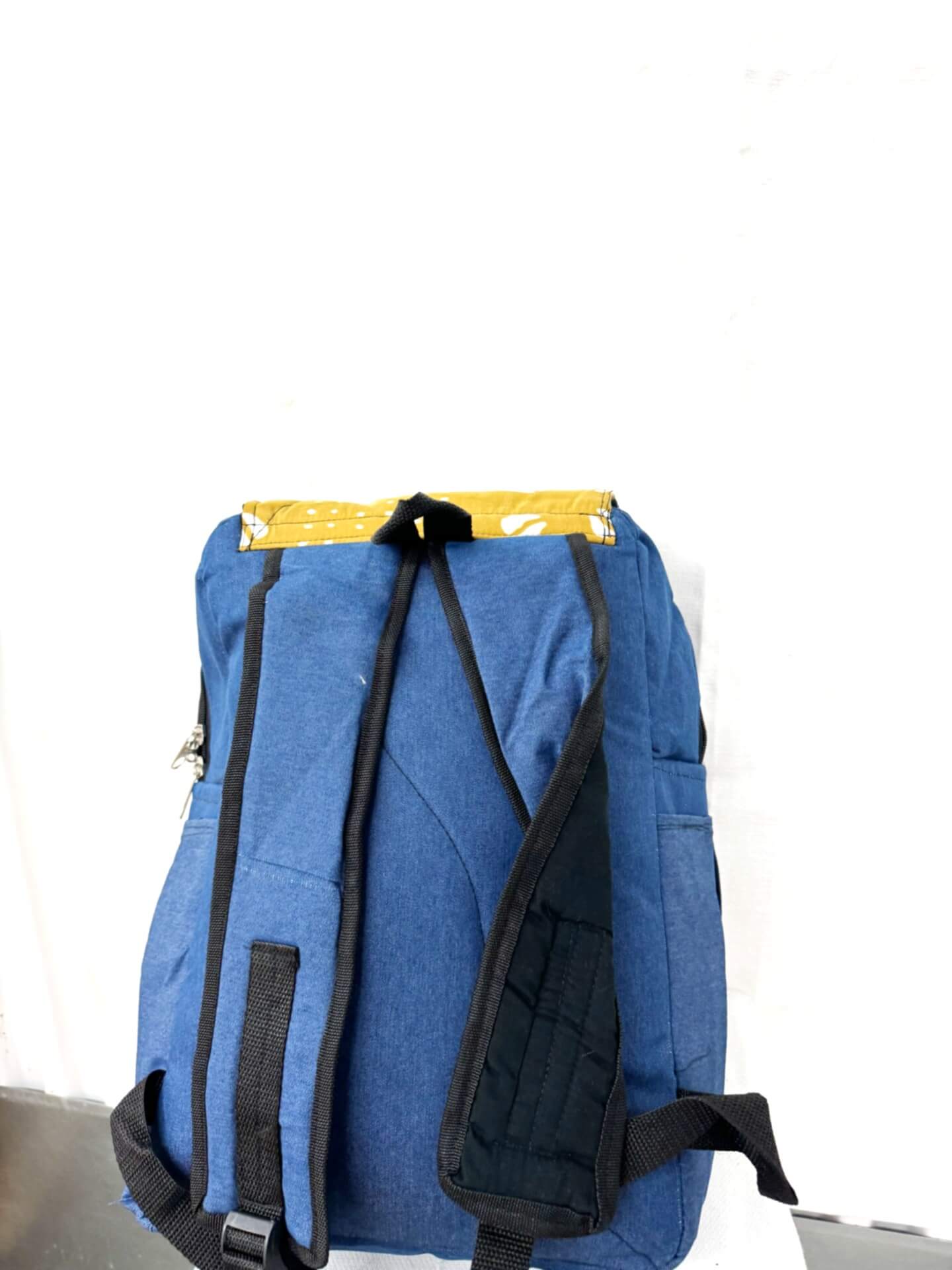 Accra Beauty Blue/brown/white alternate view