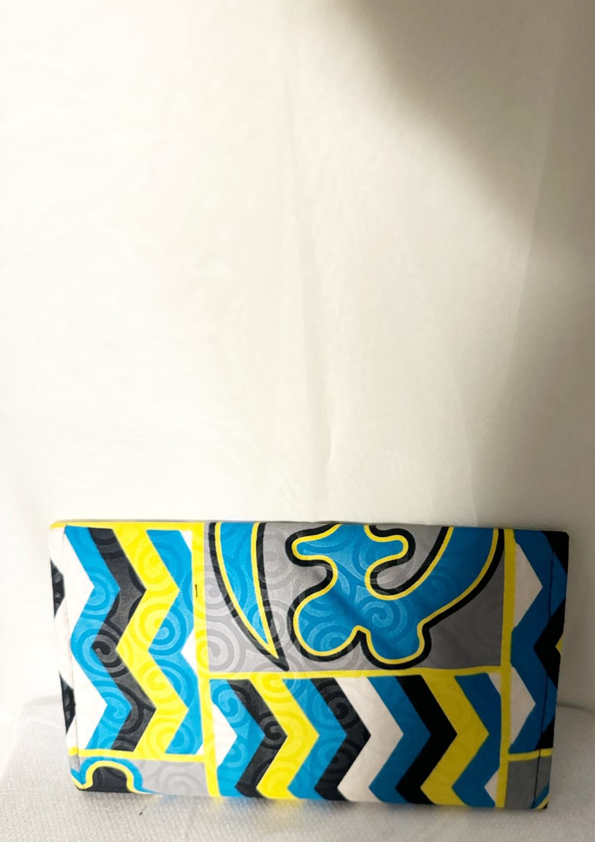 Akwaaba Gray/cyan/yellow/white