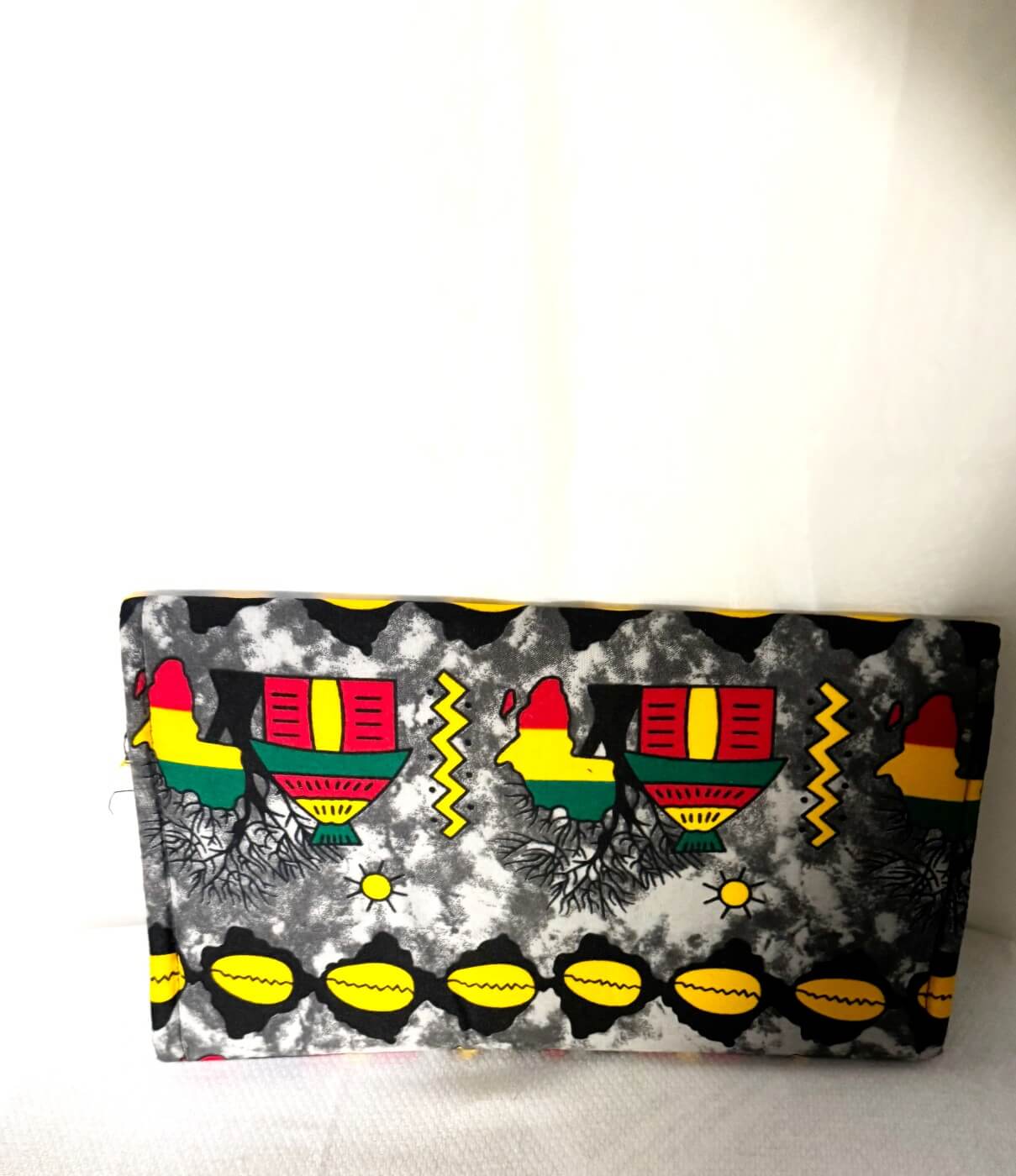 Akwaaba Gray/yellow/green/red alternate view