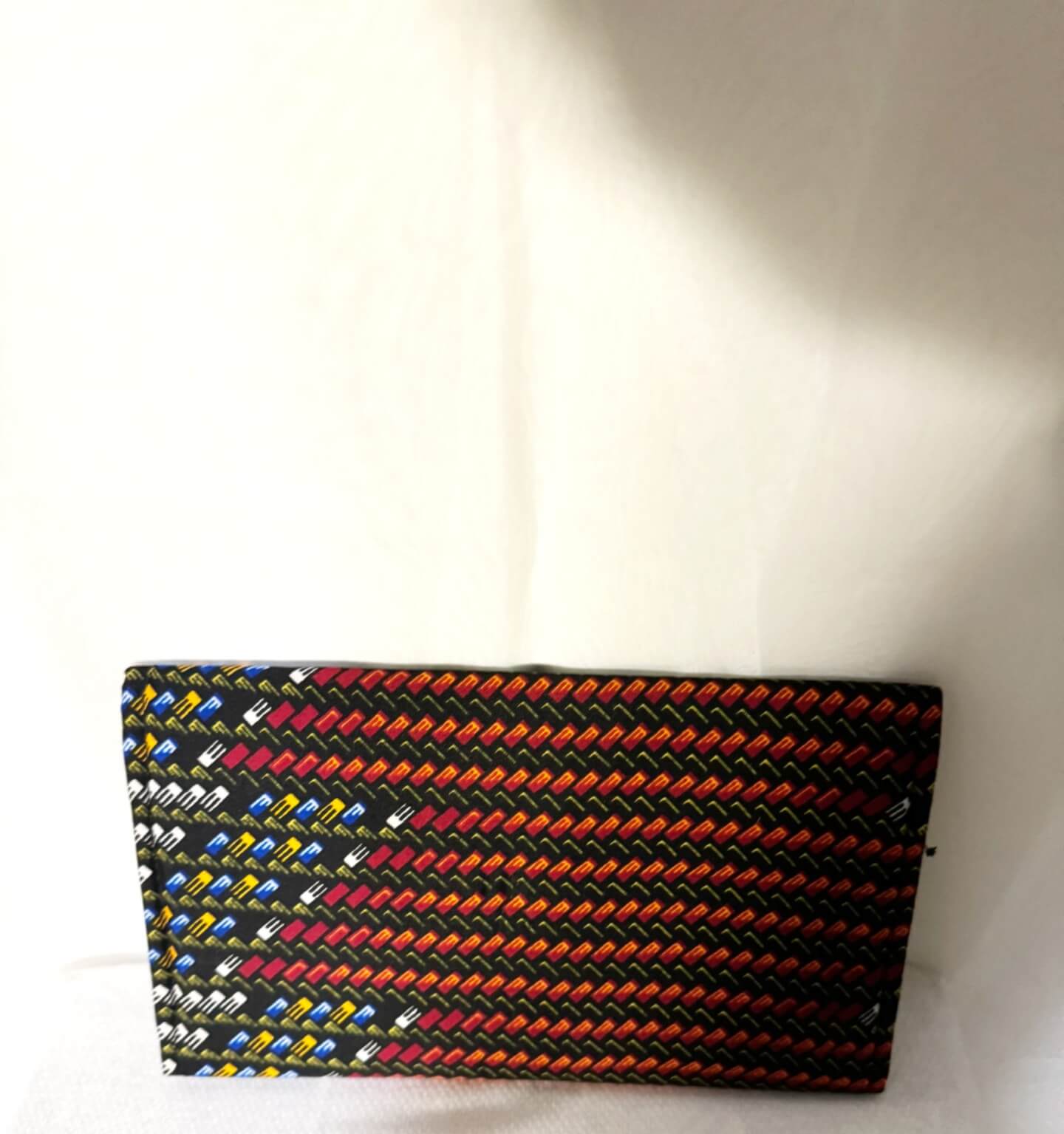Akwaaba Brown/white alternate view