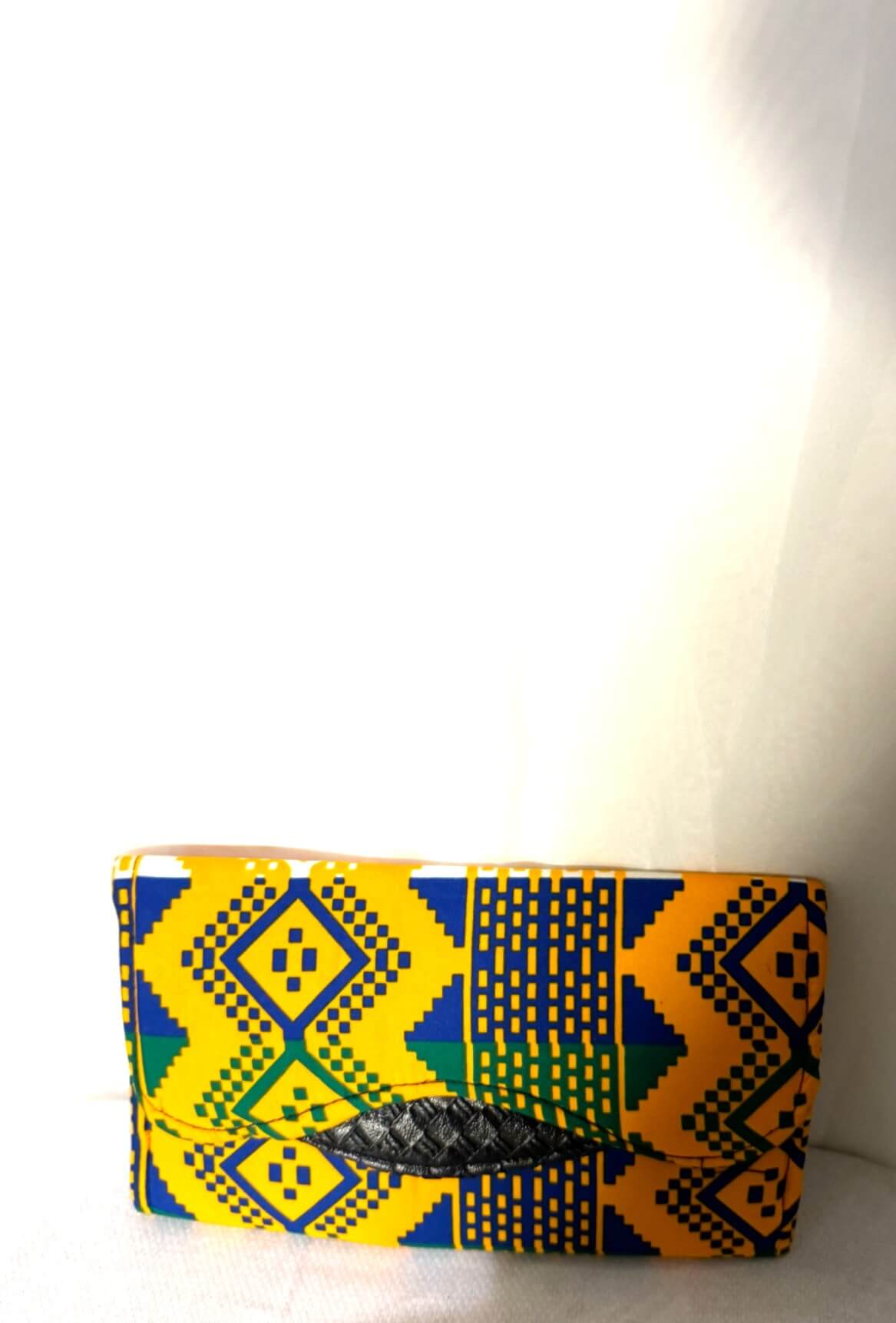 Akwaaba Gold/black/green