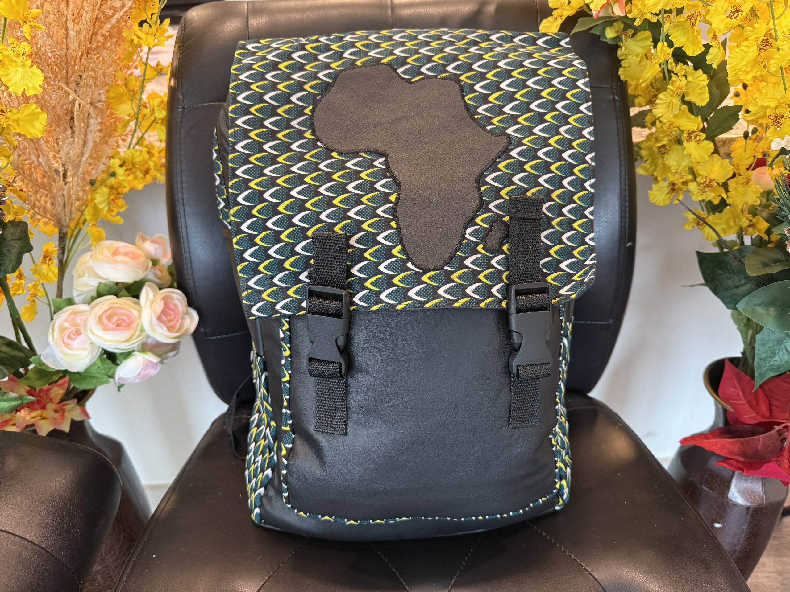 Ghanian Plade Black/blue/yellow/white